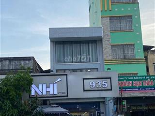 CHO THUÊ NHÀ MẶT TIỀN 935 QUANG TRUNG – VỊ TRÍ ĐẸP, KHÔNG GIAN RỘNG