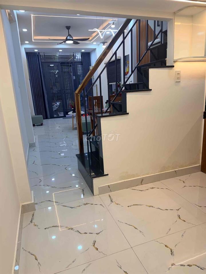 nhà 3 tầng 3pn chỉ hơn 3tỷ