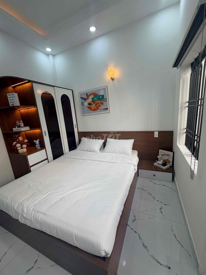 nhà 3 tầng 3pn chỉ hơn 3tỷ