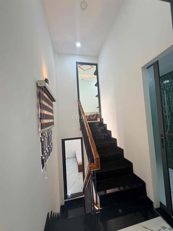 nhà 3 tầng 3pn chỉ hơn 3tỷ