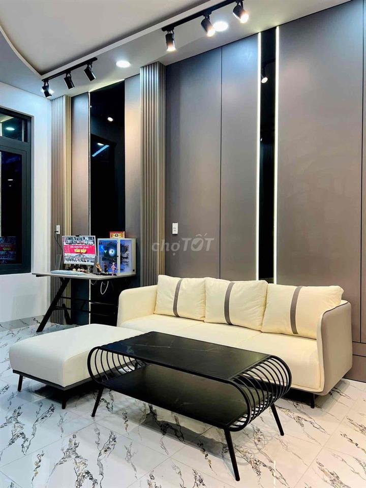 nhà góc 2 mặt tiền hẻm xe hơi đậu trước cửa , ngay chợ gò Vấp