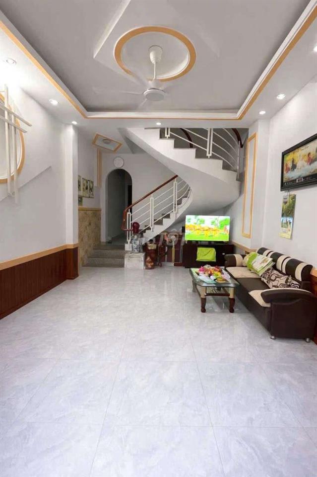 Nhà 3 tầng hẻm ô tô 68 M2 chỉ 4,x tỷ 