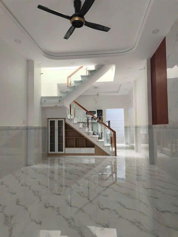 hẻm  ô tô ,3 tầng ,68 M2 chỉ 4,3 tỷ 