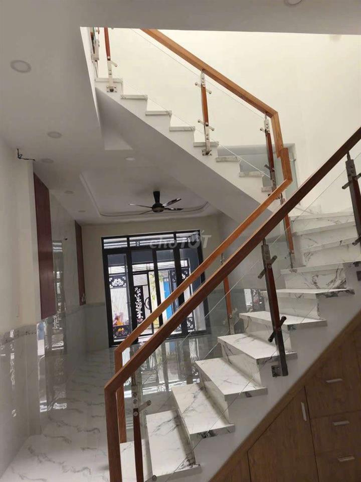 hẻm  ô tô ,3 tầng ,68 M2 chỉ 4,3 tỷ 