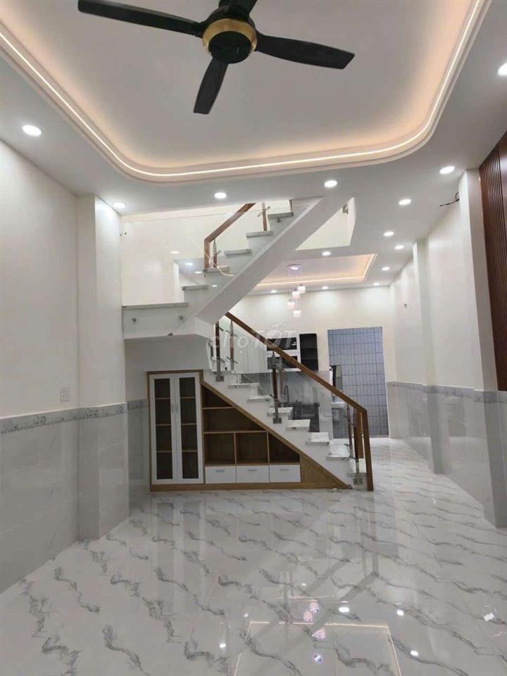 hẻm  ô tô ,3 tầng ,68 M2 chỉ 4,3 tỷ 