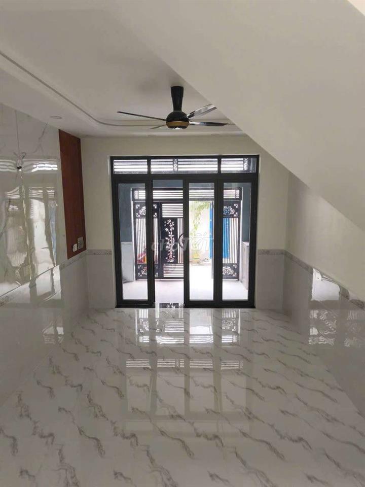 hẻm  ô tô ,3 tầng ,68 M2 chỉ 4,3 tỷ 