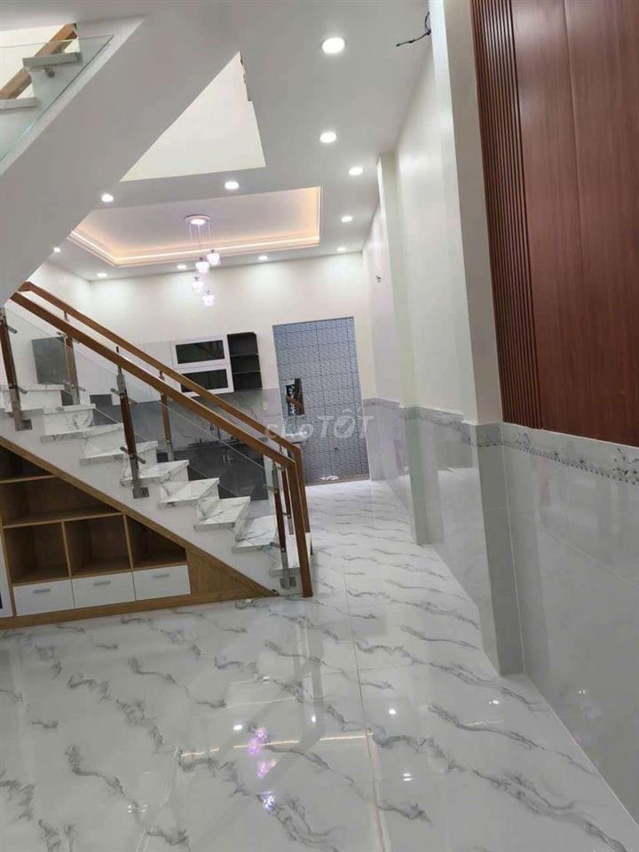 hẻm  ô tô ,3 tầng ,68 M2 chỉ 4,3 tỷ 