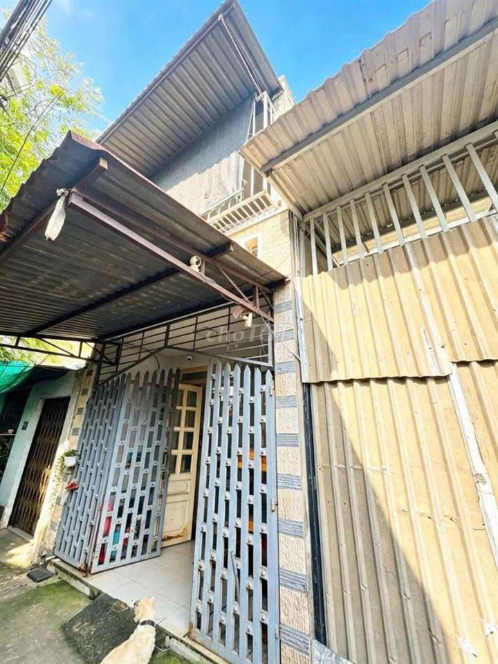 Hẻm xe hơi,2 tầng 50M2, chỉ 2,x tỷ Giáp Gò Vấp 
