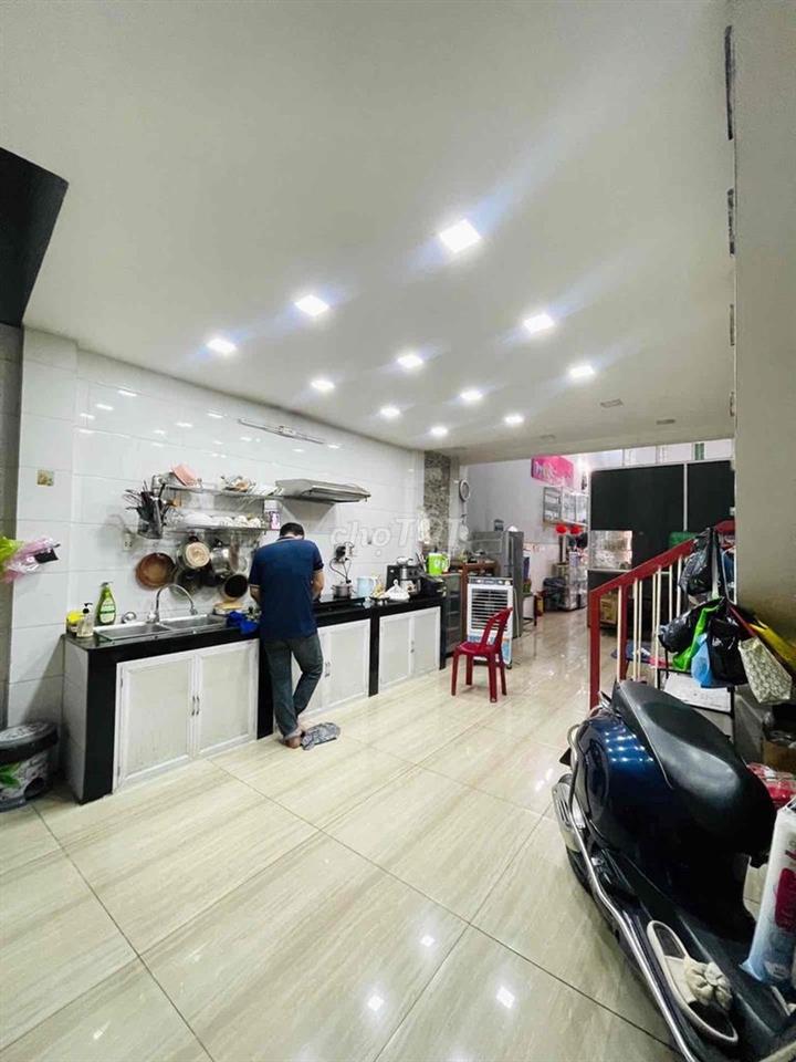NHÀ MẶT TIỀN NGUYỄN VĂN QUÁ - 2TẦNG - 4.5x17 - VỊ TRÍ ĐỈNH - HƠN 5TỶ