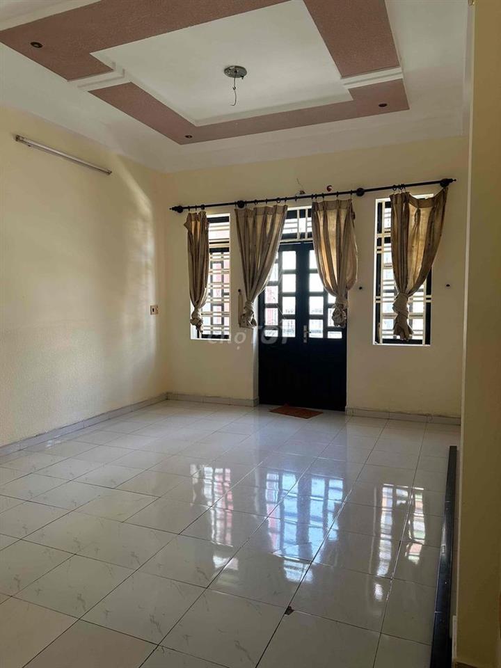 hẻm 656/74/ xe hơi vô nhà 14ty9 dt đất 198,7m2