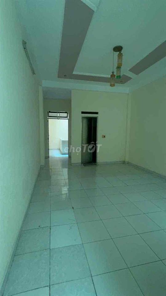 hẻm 656/74/ xe hơi vô nhà 14ty9 dt đất 198,7m2