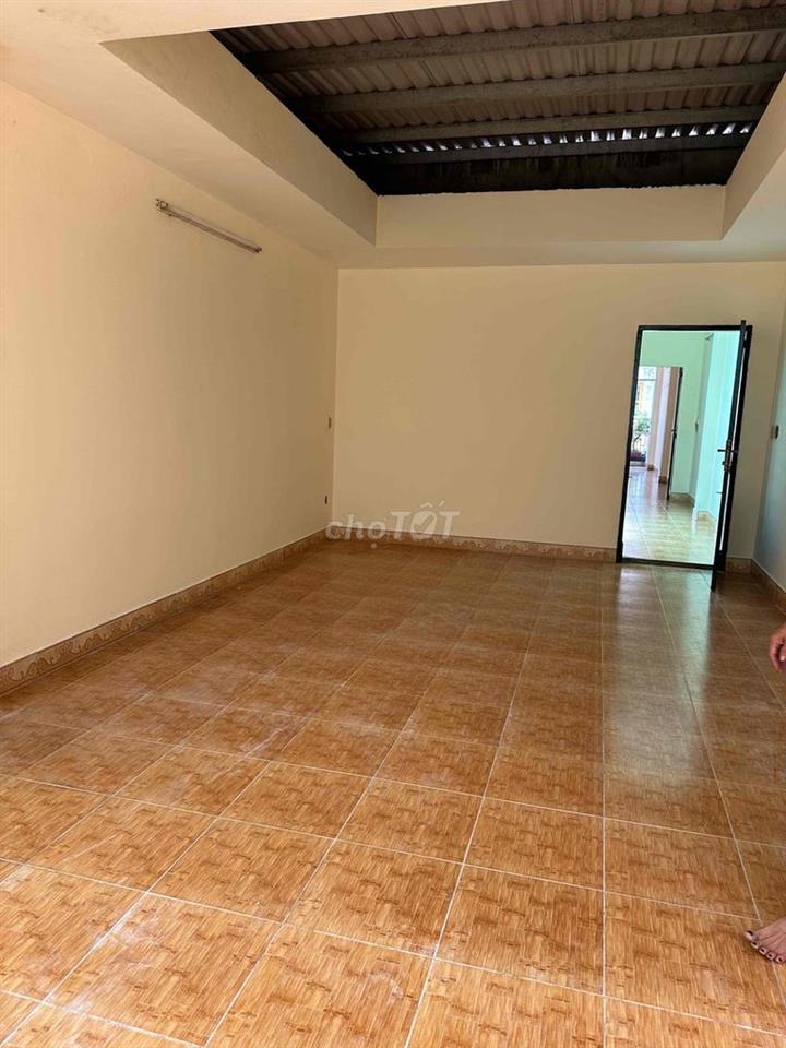 hẻm 656/74/ xe hơi vô nhà 14ty9 dt đất 198,7m2