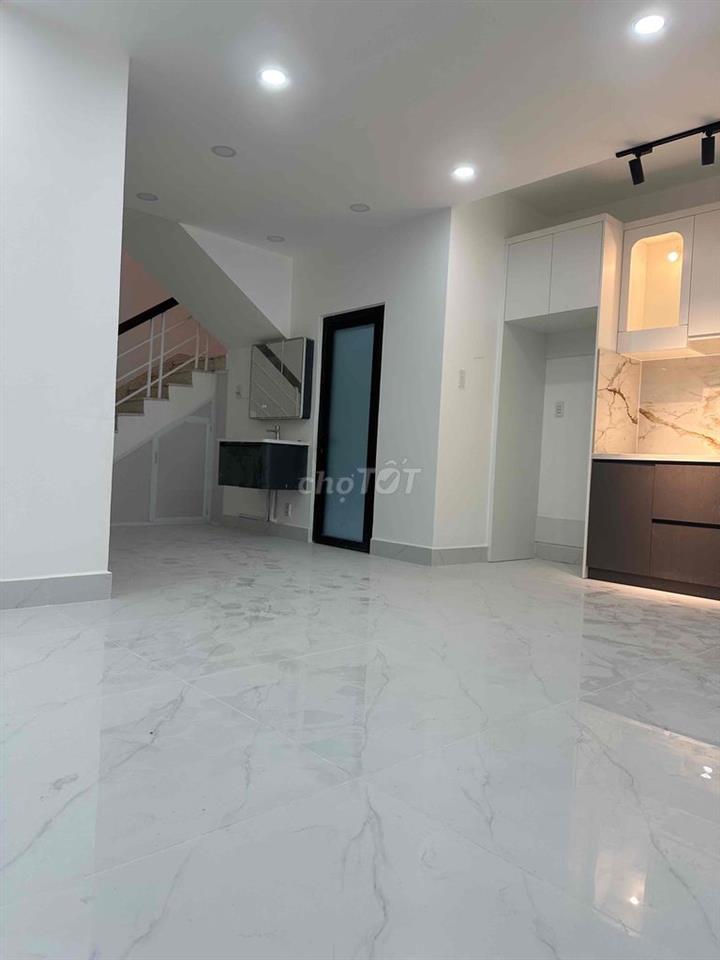 mt đẹp 8mx8m có3p ngủ kd mọi ngành 5ty9