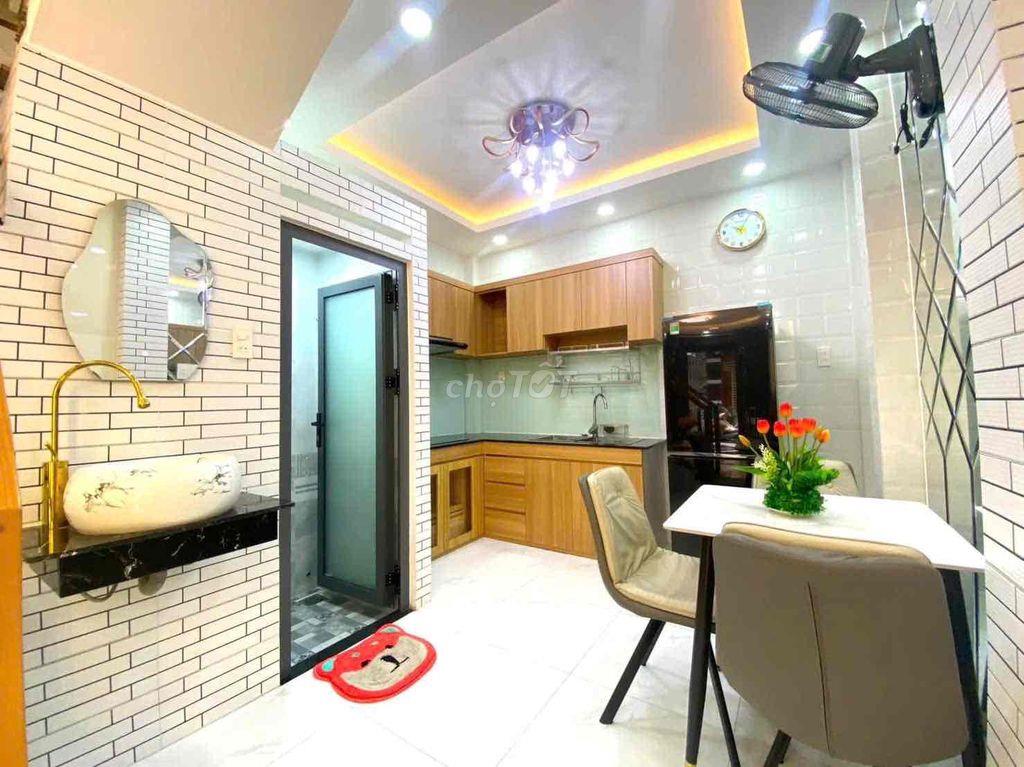 GIÁ 4,55 tỷ, Căn Nhà SHR 3 lầu Gò Vấp.