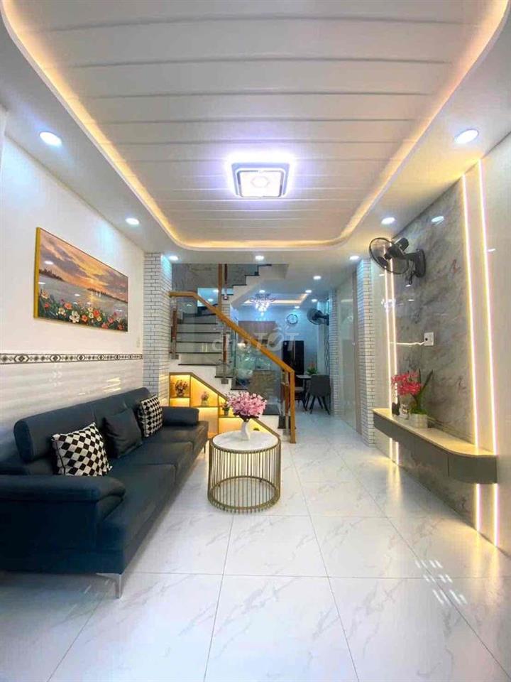 GIÁ 4,55 tỷ, Căn Nhà SHR 3 lầu Gò Vấp.