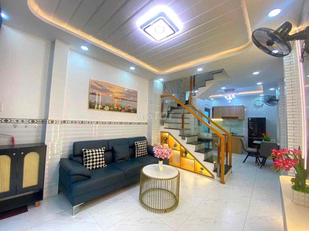 GIÁ 4,55 tỷ, Căn Nhà SHR 3 lầu Gò Vấp.