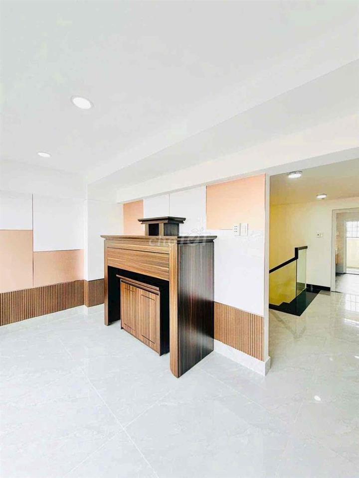 NHÀ PHỐ CÓ THANG MÁY PHƯỜNG 9