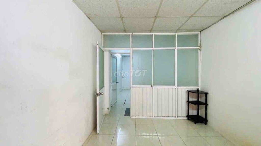 bán nhà nhỏ đủ công năng 2phòng ngủ kín. nhà 1 trệt 1 lầu.