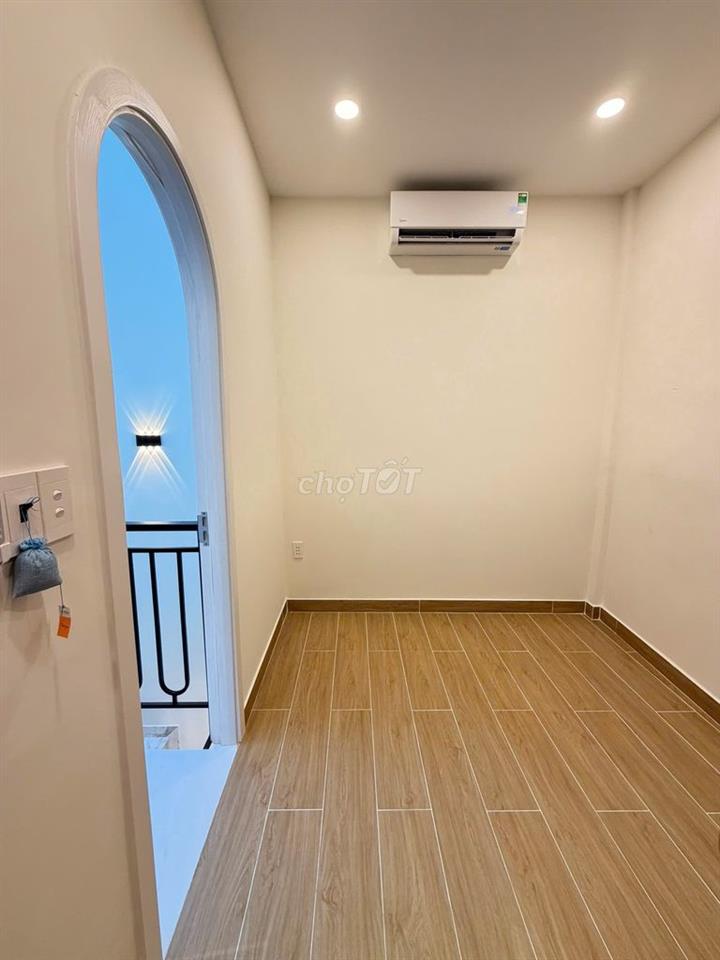 NGUYỄN VĂN TRỖI PHÚ NHUẬN GIÁP Q3 GẦN SÂN BAY, 35M2, HOÀN CÔNG ĐỦ