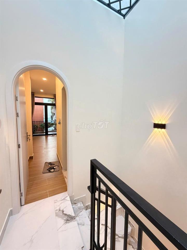 NGUYỄN VĂN TRỖI PHÚ NHUẬN GIÁP Q3 GẦN SÂN BAY, 35M2, HOÀN CÔNG ĐỦ