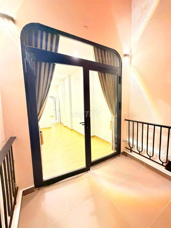 NGUYỄN VĂN TRỖI PHÚ NHUẬN GIÁP Q3 GẦN SÂN BAY, 35M2, HOÀN CÔNG ĐỦ