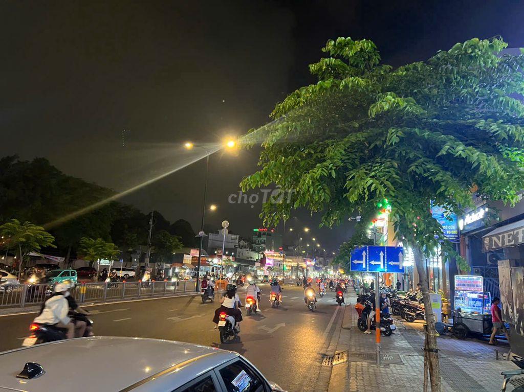 Bán nhà mặt tiền Dương Quảng Hàm, quận Gò Vấp