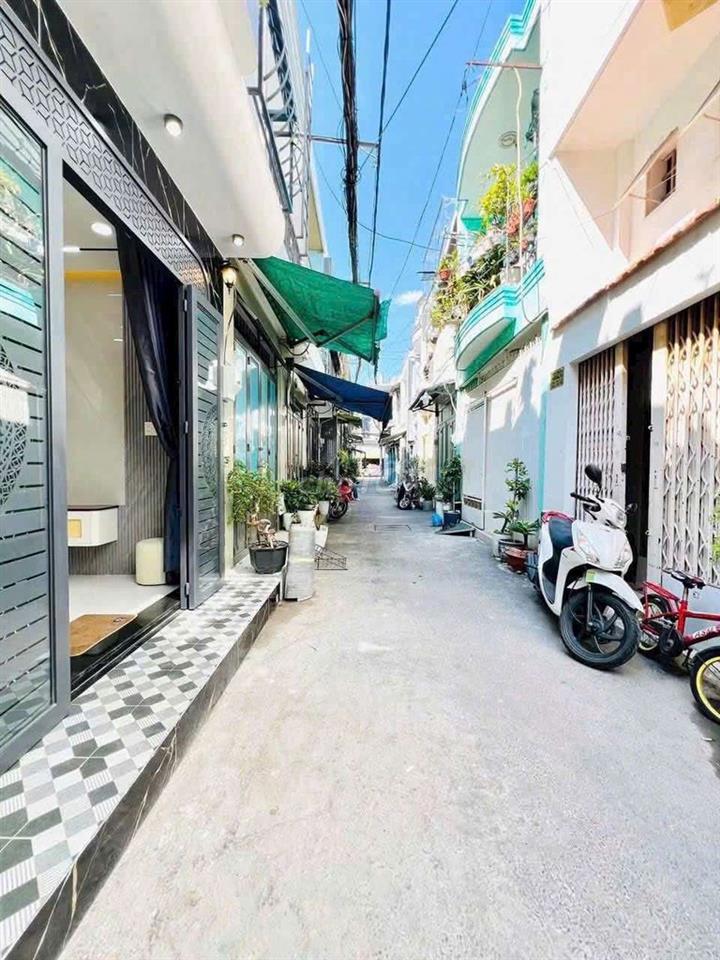 Nhà bán gấp  kế bên trường học thống nhất hẻm xe hoi 🚗