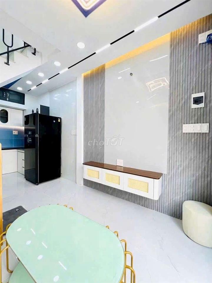 Nhà bán gấp  kế bên trường học thống nhất hẻm xe hoi 🚗