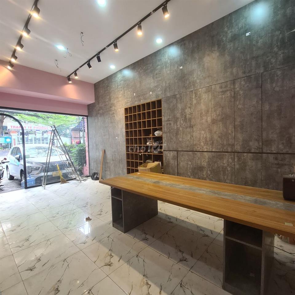Bán nhà mặt tiền đường lớn, kế bên ubnd, siêu thị emart, chung cư