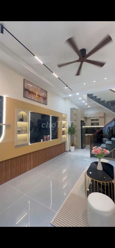 57M2 - NHÀ MỚI ĐẸP Ở NGAY HƠN 5T - 3PN - 1 PHÒNG THỜ - FULL NỘI THẤT