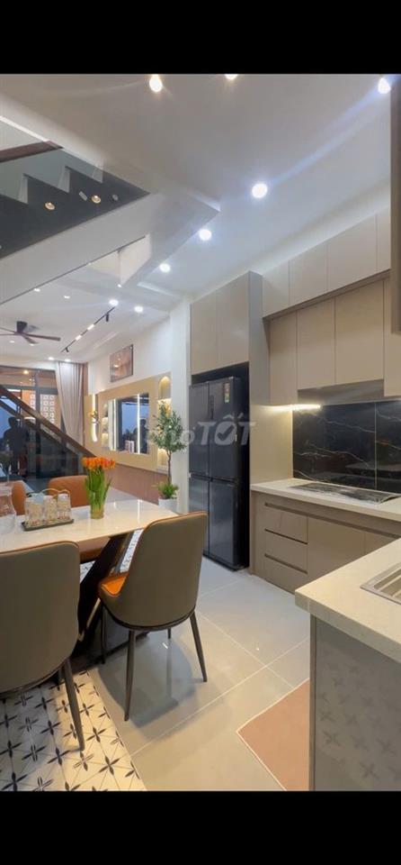 57M2 - NHÀ MỚI ĐẸP Ở NGAY HƠN 5T - 3PN - 1 PHÒNG THỜ - FULL NỘI THẤT