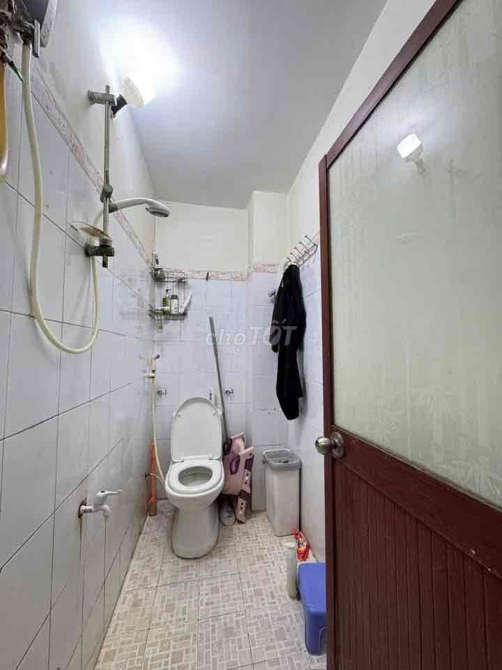 NHÀ HƠN 3TỶ - NGUYỄN TƯ GIẢN - DT 4x10m - Trệt Lầu Sân Để Xe Rộng