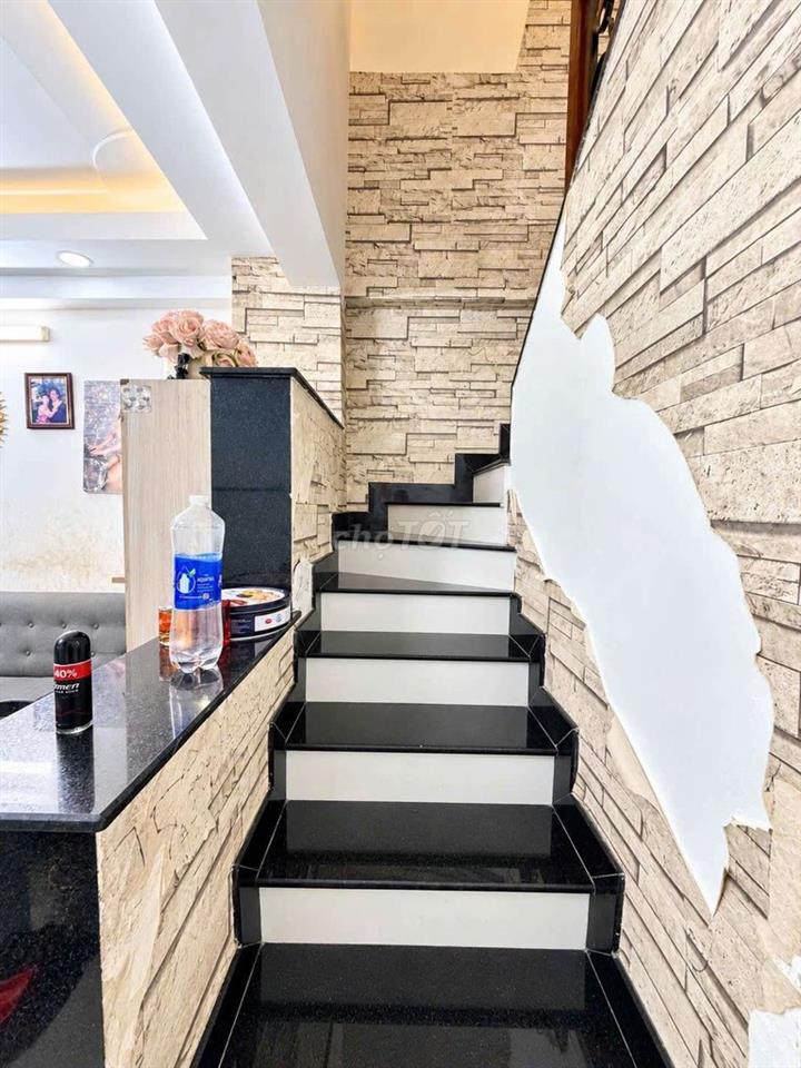 Nhà 2 Lầu Sân Thượng - Quang Trung - Gần Ngã 5 Giáp Phú Nhuận