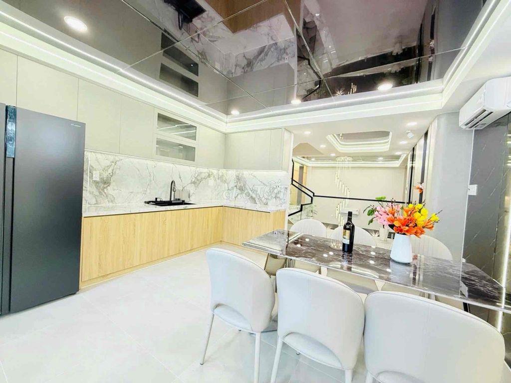 nhà 4 tầng. 65m2. ngang 4.5m. 4pn. Huỳnh Văn nghệ. gò vấp