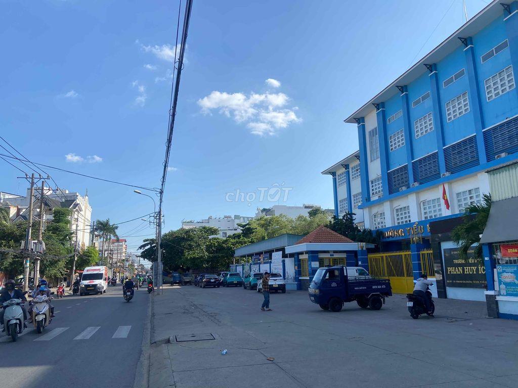 5.4 tỷ nhà 2 tầng. 50m2.HẺM OTO THÔNG PHAN HUY ÍCH. TÂN BÌNH