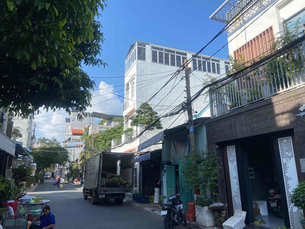 5.4 tỷ nhà 2 tầng. 50m2.HẺM OTO THÔNG PHAN HUY ÍCH. TÂN BÌNH