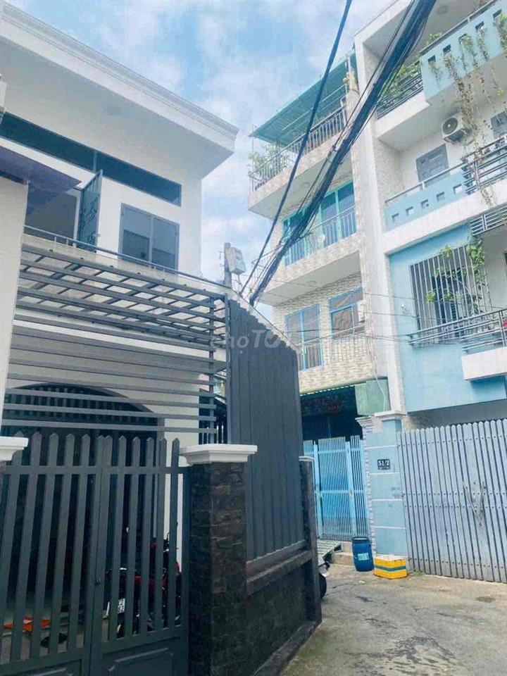 bán nhà 2 tầng. 121m2. ngang 5.5m. lô góc 2mt. phan văn hớn. quận 12