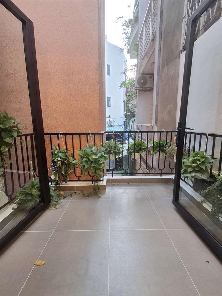 "35M² mà 4.9 Tỷ, không quy hoạch, lộ giới, hoàn công tại Phú Nhuận?" 😱