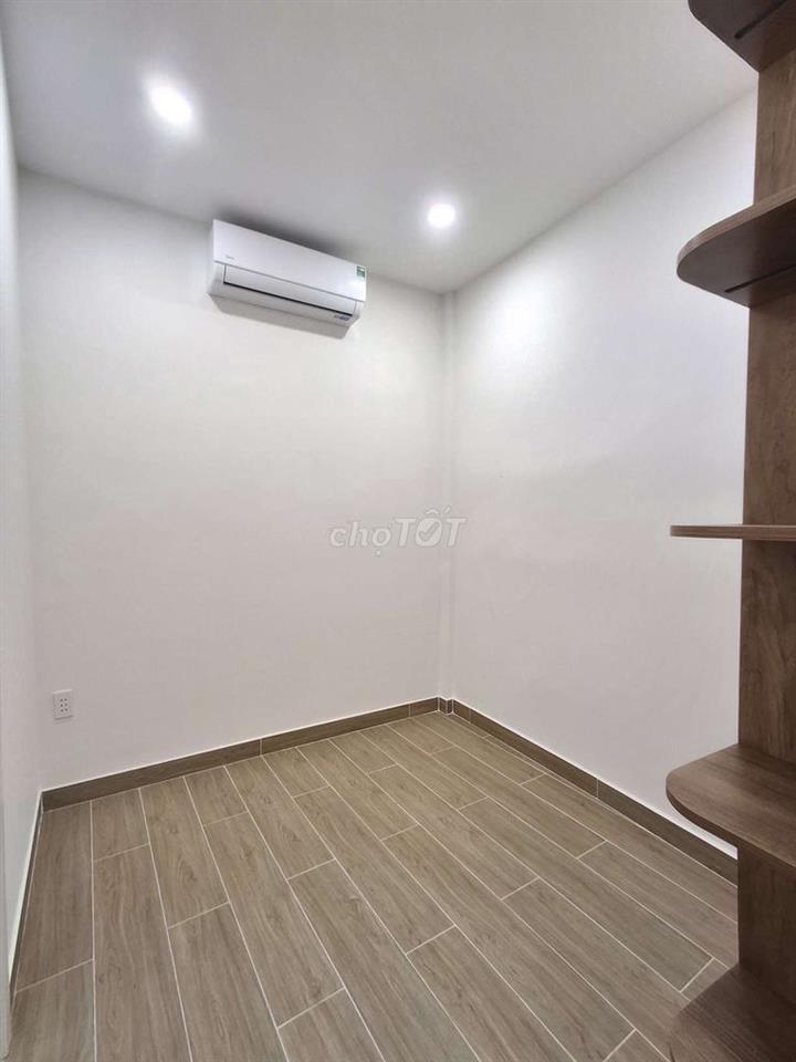 "35M² mà 4.9 Tỷ, không quy hoạch, lộ giới, hoàn công tại Phú Nhuận?" 😱