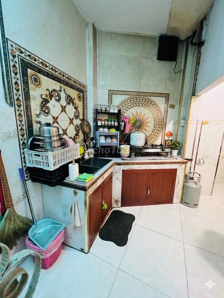 Bán nhà Gò Vấp, hẻm ô tô thông, sát sân bay TSN 8 phút