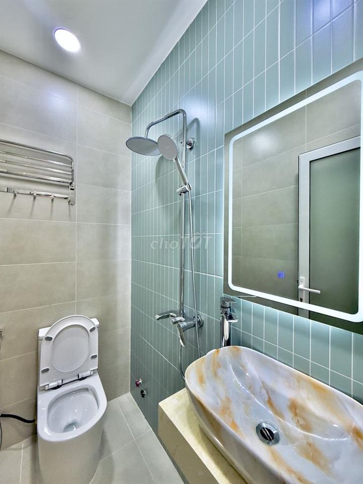NHÀ ĐẸP NGAY CHỢ BÀ CHIỂU, TIỆM VÀNG MI HỒNG -  4PN - CHỈ NHỈNH 5 TỶ