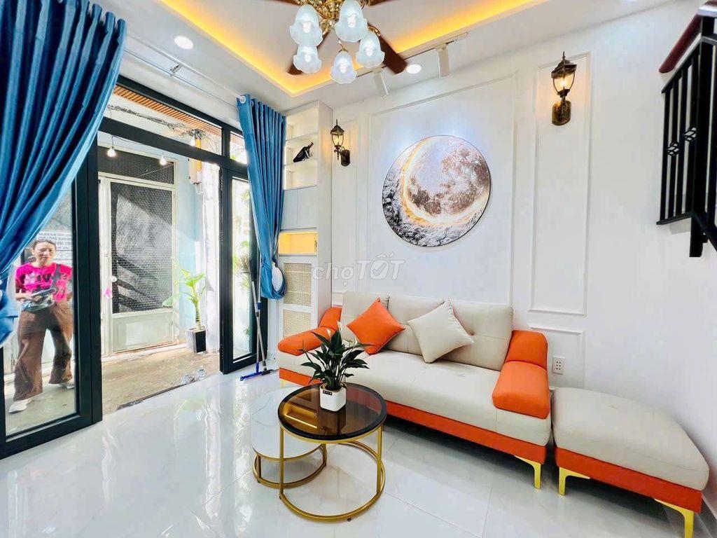 Nhà phố - gần sân bay