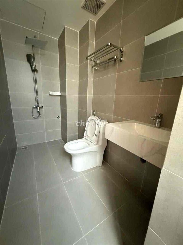 10x16m, đúc 6 tấm 716m², sau mặt tiền giá 17.6 tỷ