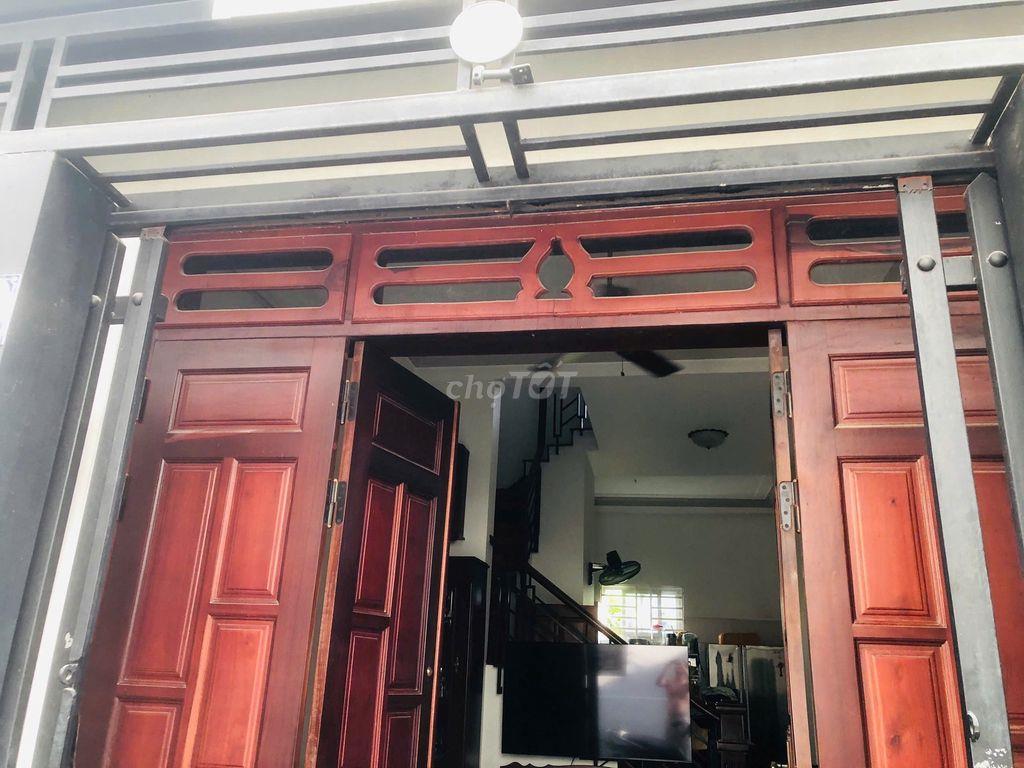 Chinh chủ cân bán nhà xây dựng kiên cố đã có sổ và hoàn công đầy đủ
