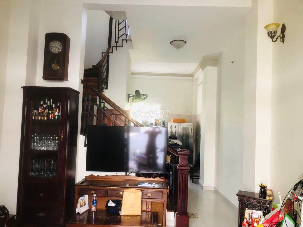 Chinh chủ cân bán nhà xây dựng kiên cố đã có sổ và hoàn công đầy đủ