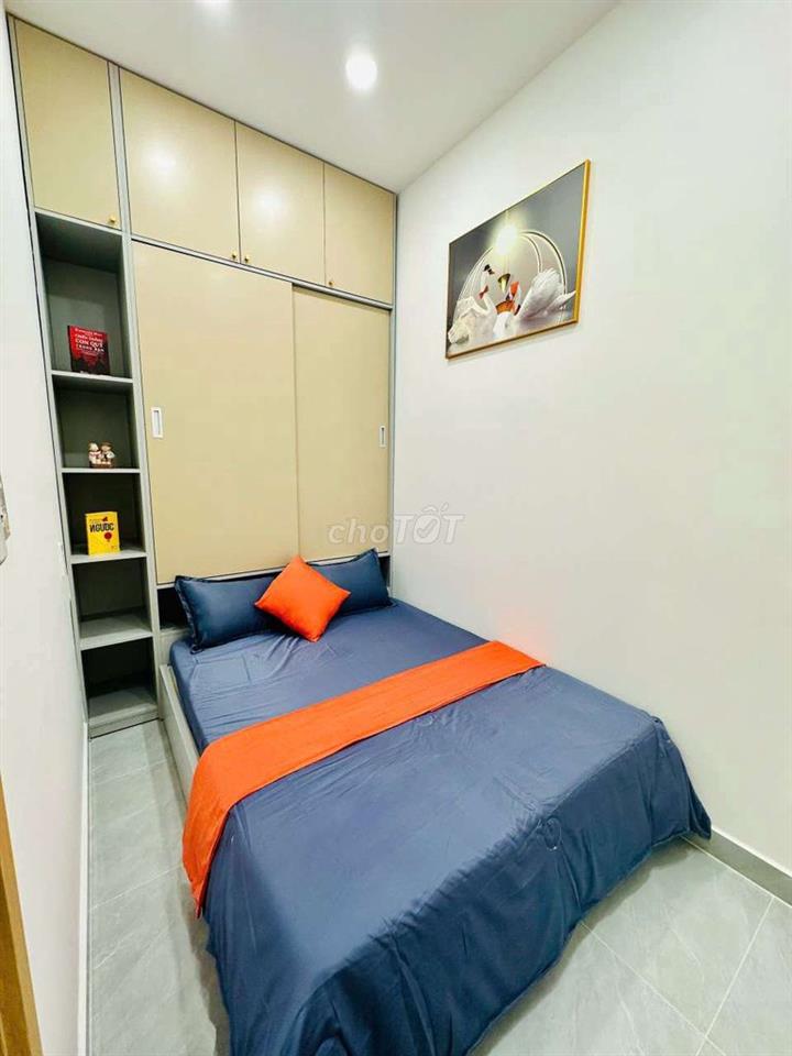 Nhà hẽm thông đừong số 4 f16 gò vấp có sân thựong