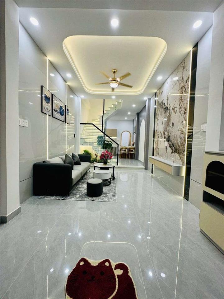Nhà hẽm thông đừong số 4 f16 gò vấp có sân thựong