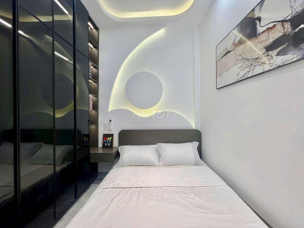 Nhà đẹp ôtô đậu ngay cửa f17