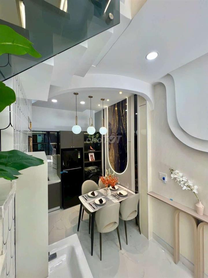Nhà đẹp ôtô đậu ngay cửa f17