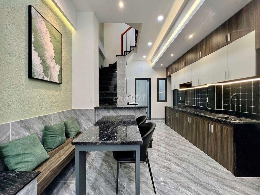 Nhà đẹp đừong số 2 gò vấp gần trừong học , chợ ....